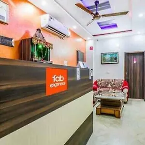 Hotel Fabexpress Mayank Palace